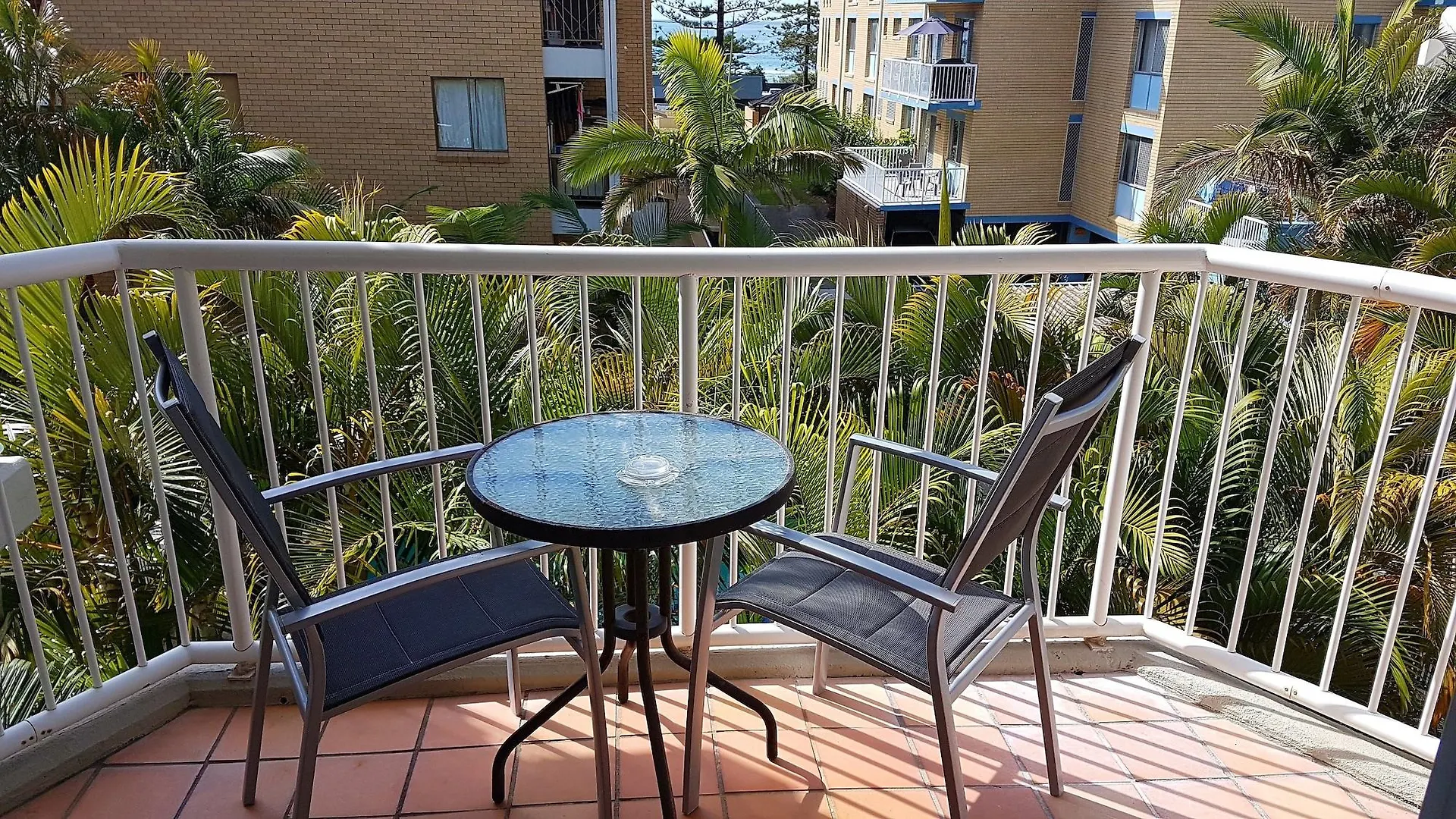Outrigger Burleigh Hotel Gold Coast 3*,