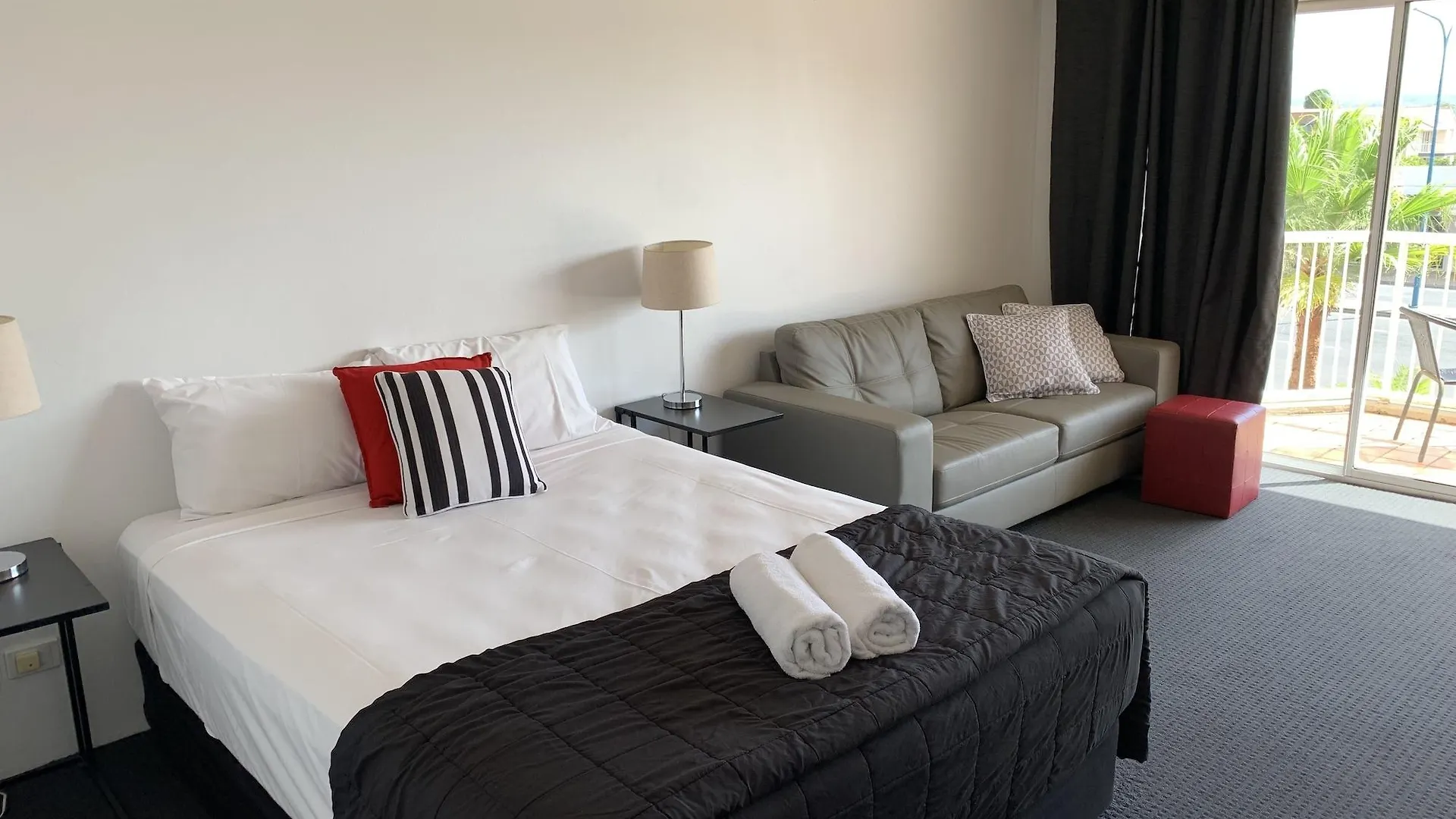 Outrigger Burleigh Hotel Gold Coast