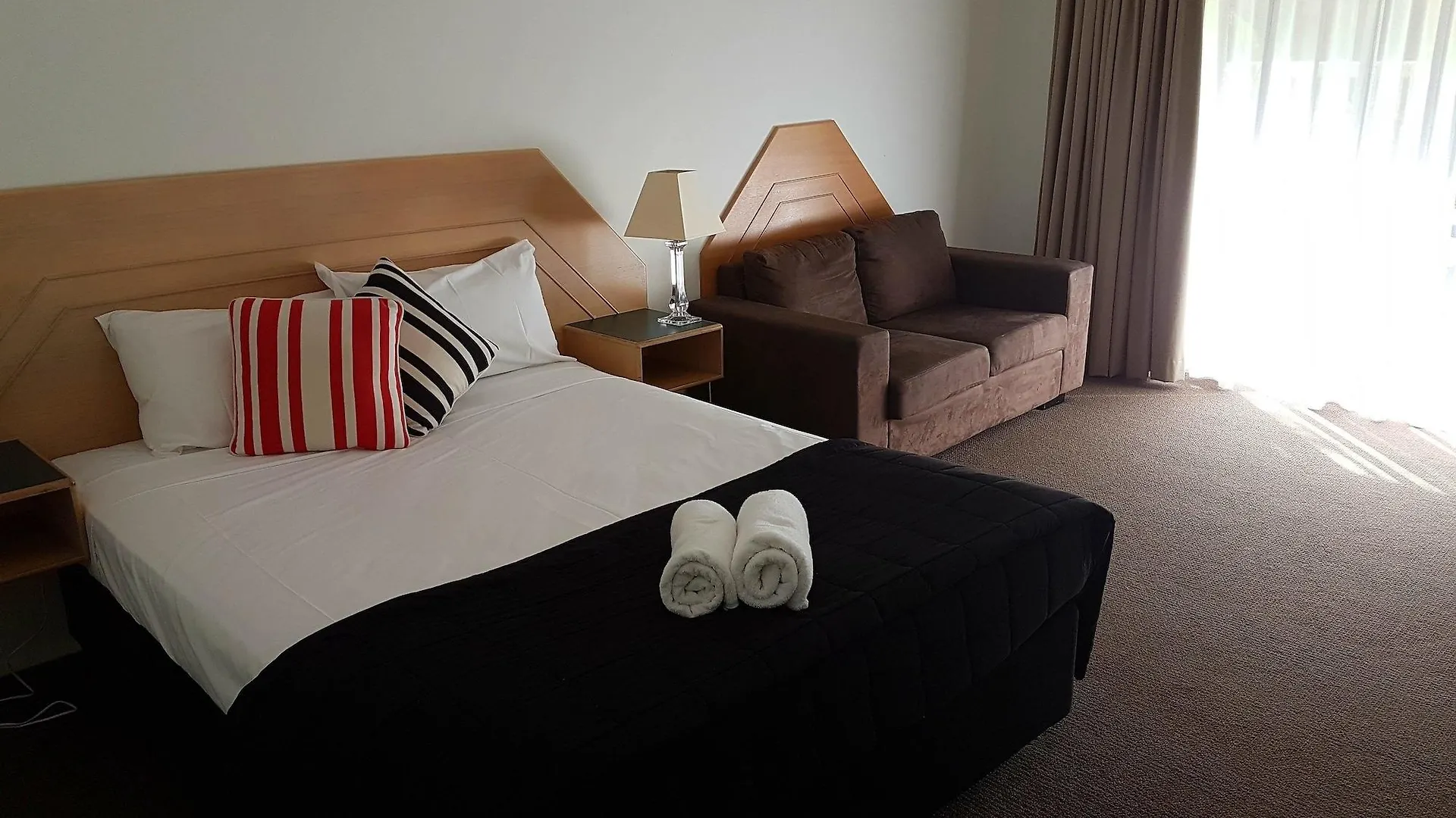 Outrigger Burleigh Hotel Gold Coast