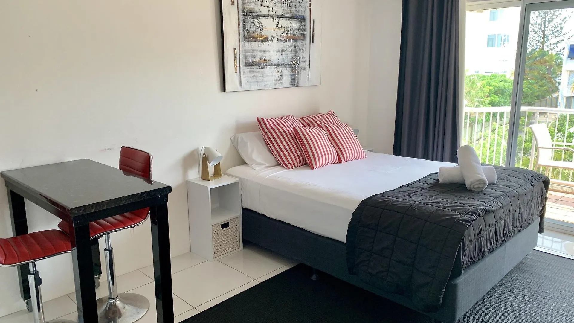 Outrigger Burleigh Hotel Gold Coast