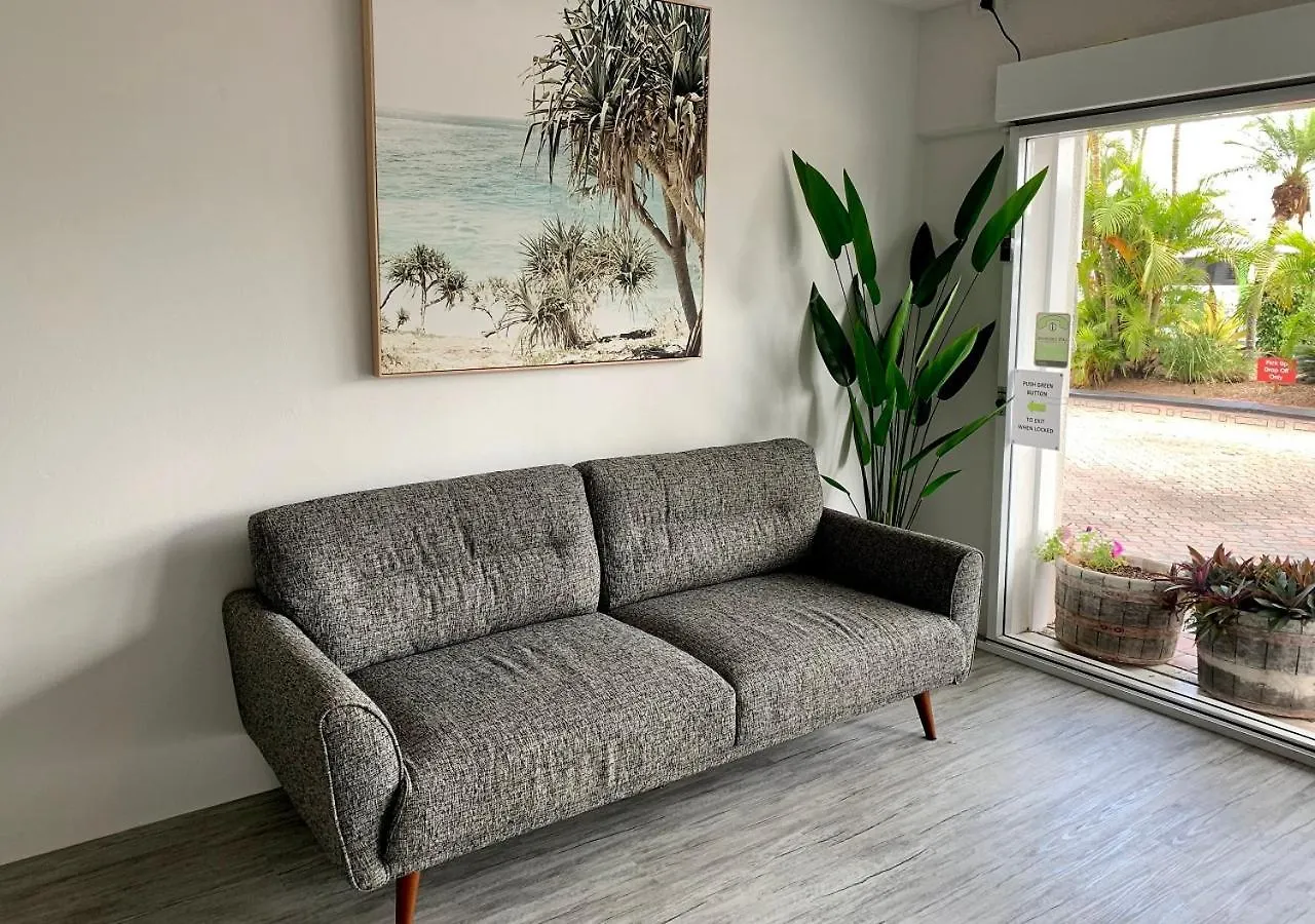 Outrigger Burleigh Hotel Gold Coast 3*,