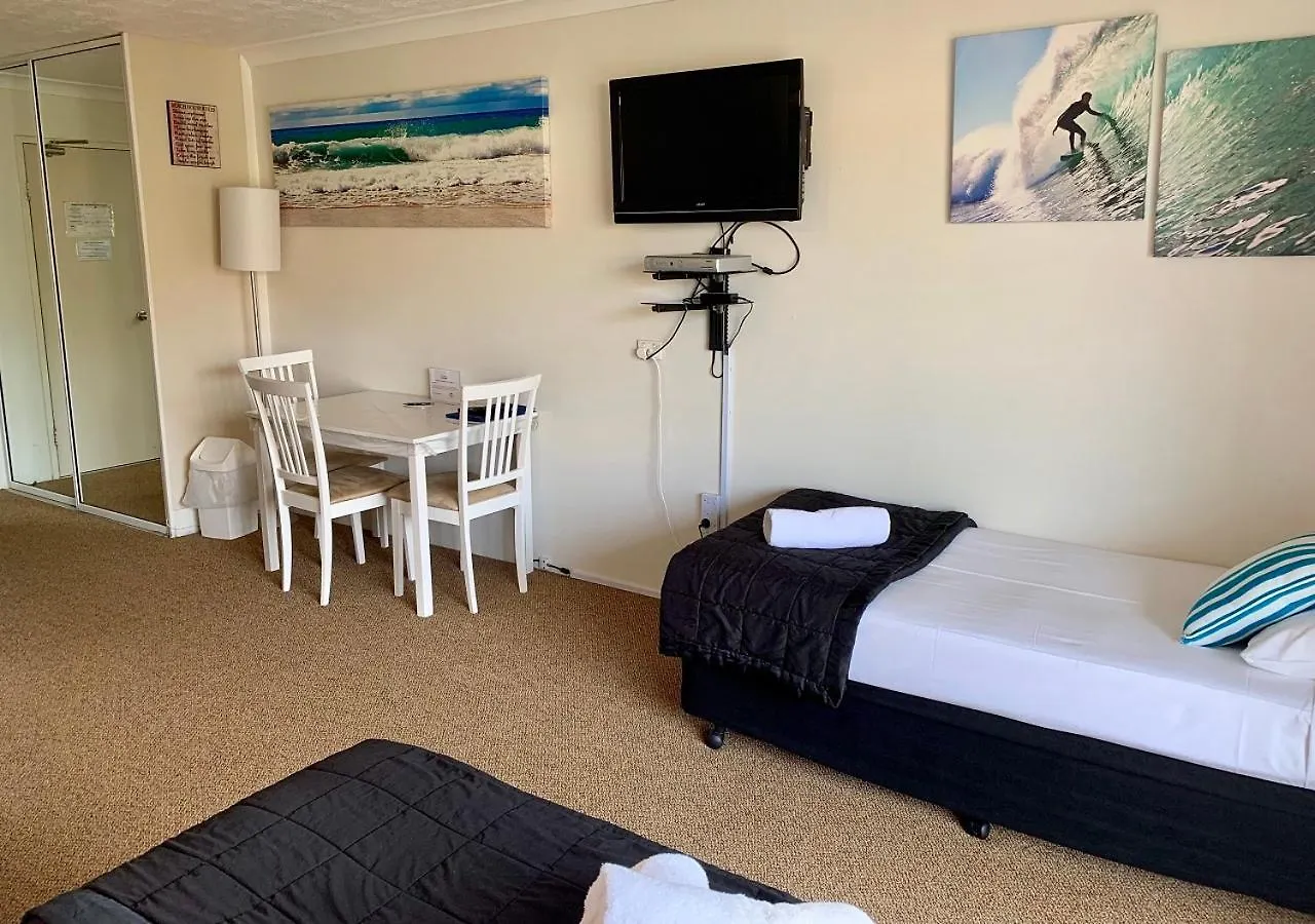 Outrigger Burleigh Hotel Gold Coast 3*,